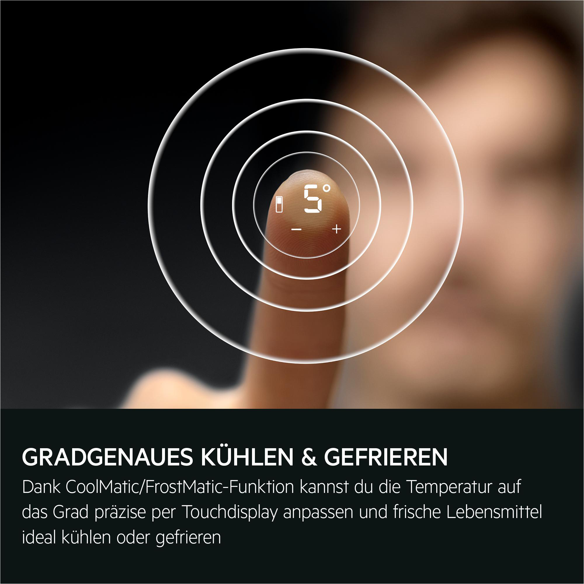 Ein Finger berührt einen Bildschirm, der eine Temperaturanzeige zeigt, umkreist von weißen Ringen.