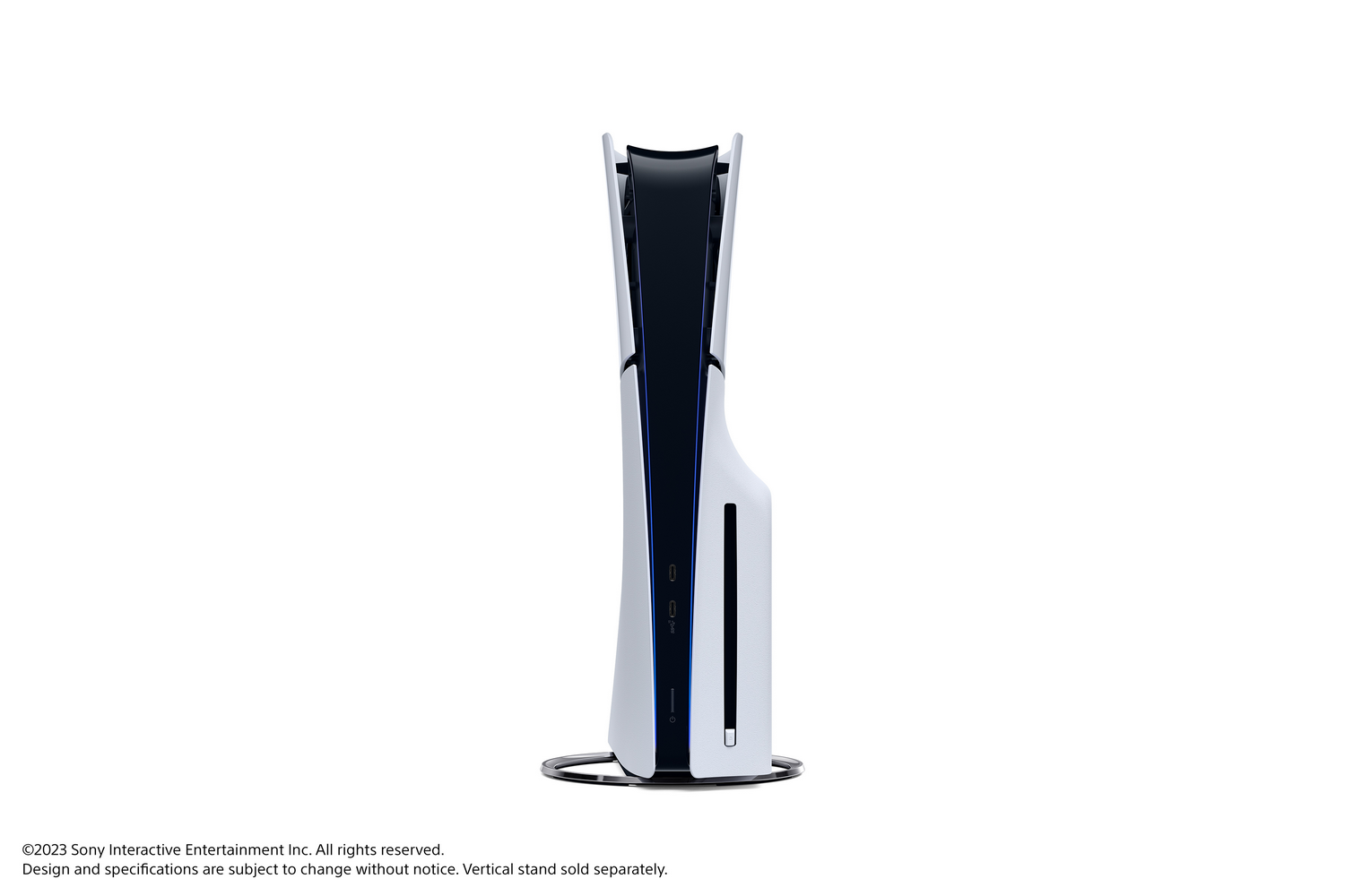 Consola Playstation 5 blanca, vertical, sobre fondo blanco, con soporte.