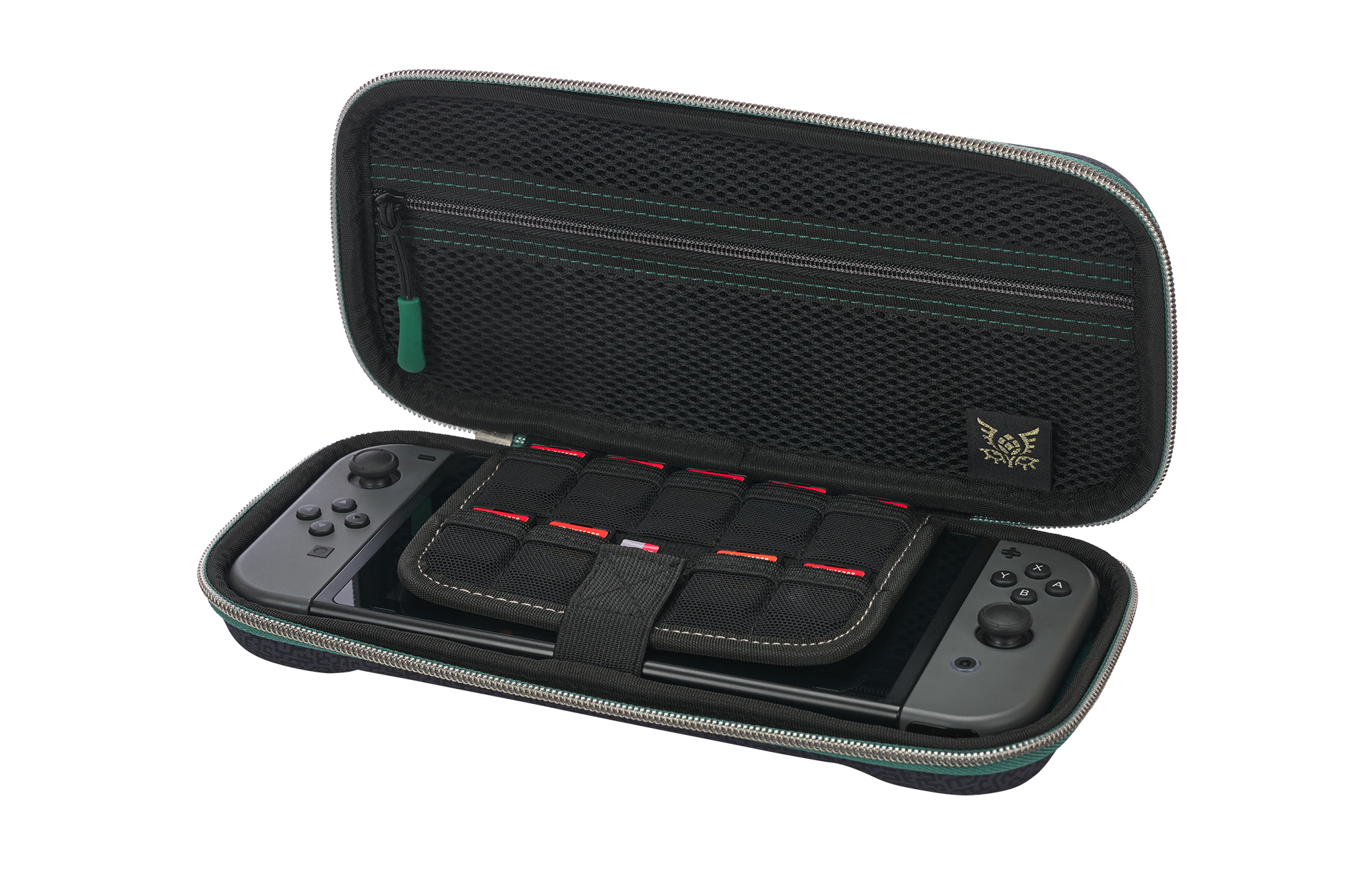 Geöffnete Nintendo Switch-Hülle mit einer Switch-Konsole und Spielkartenaufbewahrung auf weißem Hintergrund.