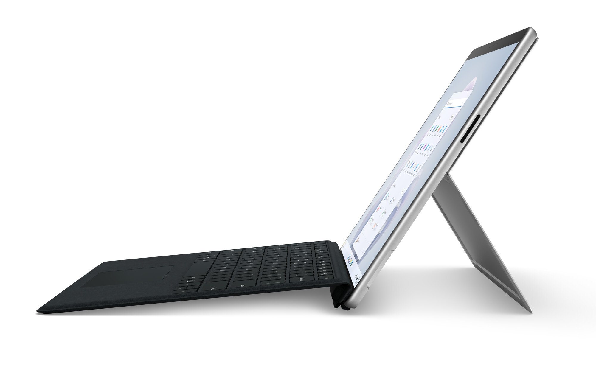 Laptop w widoku z boku. Ekran jest otwarty, wyświetlając arkusz kalkulacyjny.