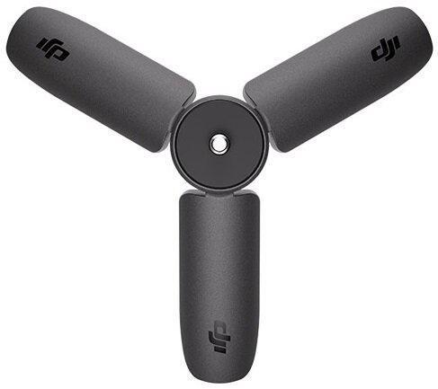Trzyłopatowe śmigło z logo DJI na każdym śmigle. Jest ciemnoszare i zamontowane na centralnej piaście.