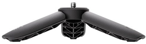 Czarny statyw z trzema nogami, otwarty. Metalowa śruba na górze do mocowania kamery.