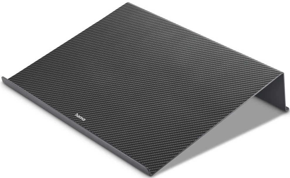 Schwarzer Hama Laptop-Ständer. Es ist eine flache, abgewinkelte Oberfläche mit Karbonfaser-Muster.