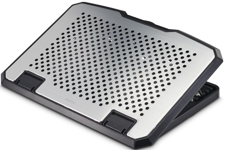 Silbernes und schwarzes Laptop-Kühlpad mit einem Gitter aus Löchern und schwarzen Kanten, abgewinkelt.