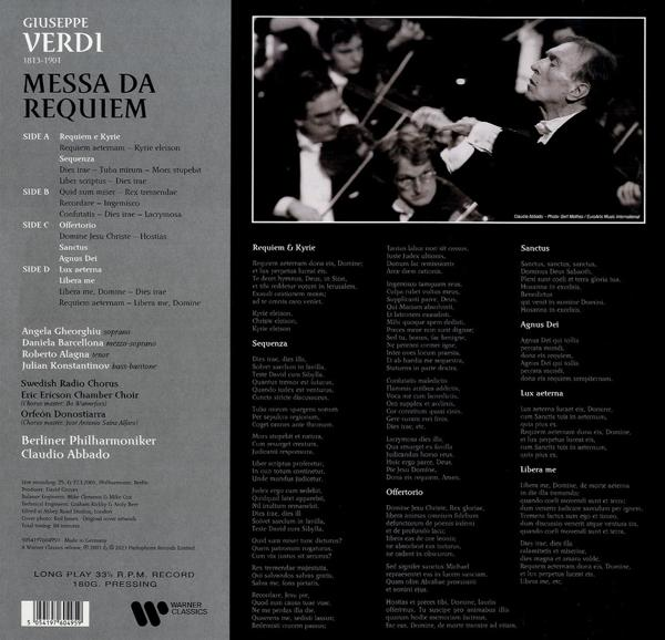 Rückseite eines Musikalbums mit italienischem Text. Mit einem Dirigenten.