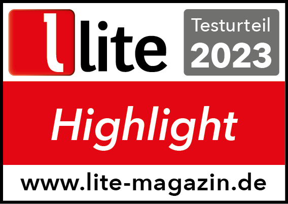 Ein rot-weißes Magazin-Cover mit Text. Der Titel lautet 'Highlight' und das Jahr ist 2023.