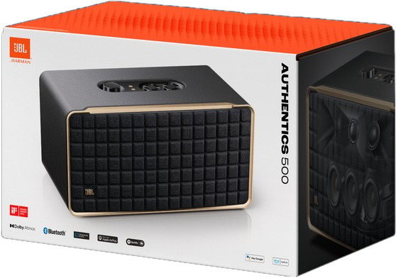 JBL Authentics 500 luidspreker in de doos. De doos is wit, met een zwarte luidspreker en gouden afwerking. Oranje bovenkant.