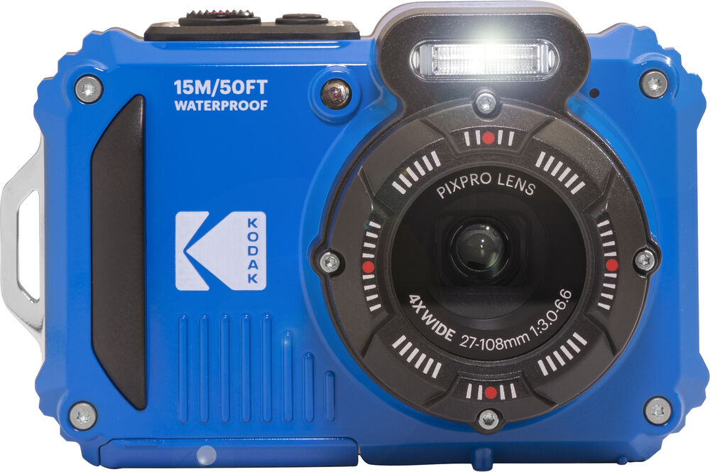 Kék Kodak vízálló fényképezőgép szöveggel, fehér háttér előtt.