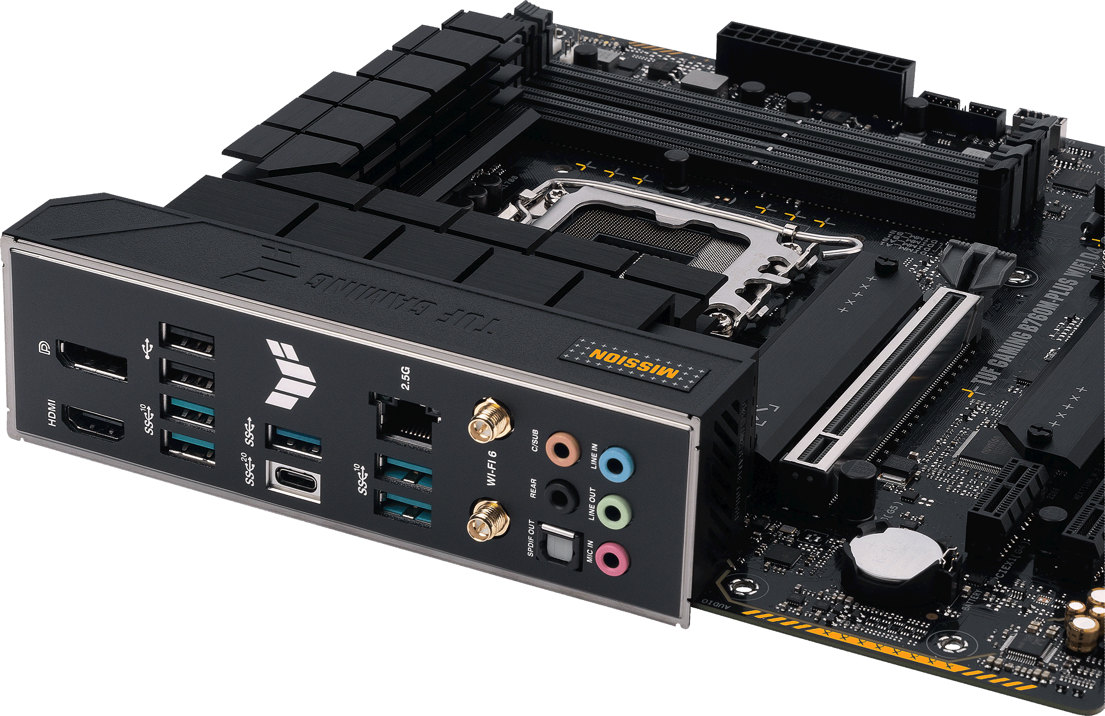 Nahaufnahme eines schwarzen Motherboards mit verschiedenen Anschlüssen. Schwarzer Hintergrund.