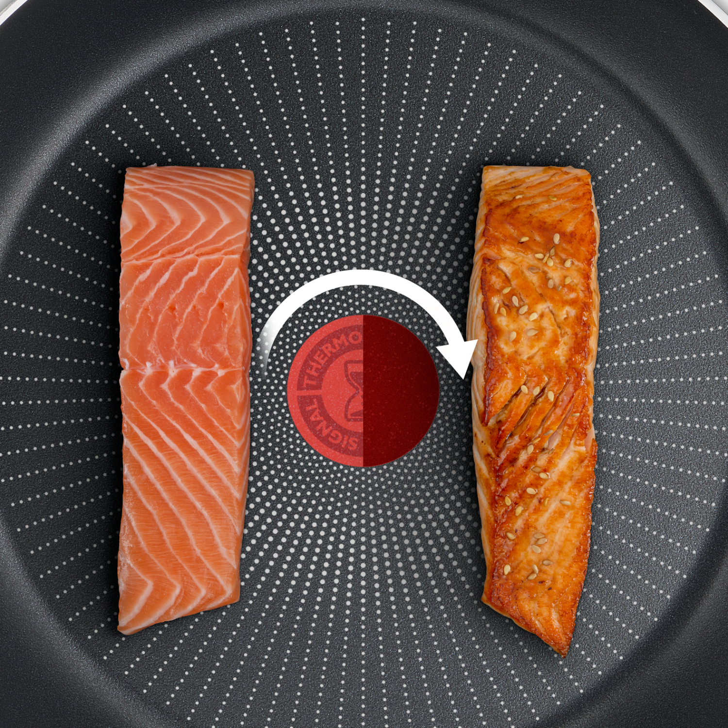Zalm in een pan, één kant rauw, de andere gekookt.