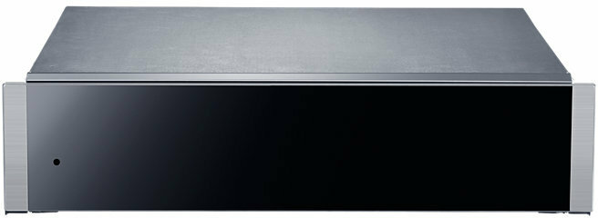 Czarny komponent audio Hi-Fi ze srebrną górą i przodem, minimalistyczny design.