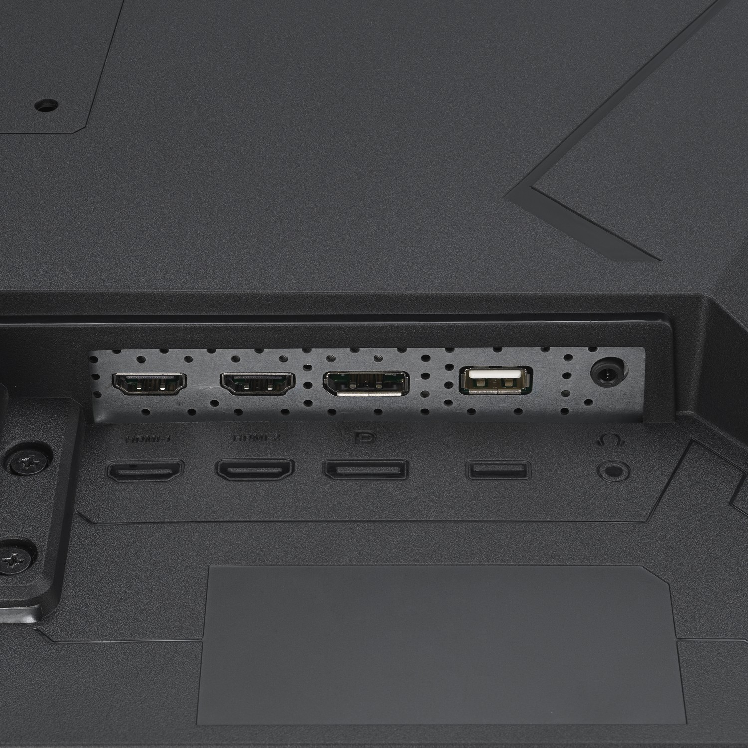 Gros plan des ports d'un moniteur : plusieurs ports HDMI, DisplayPort et USB sont affichés.