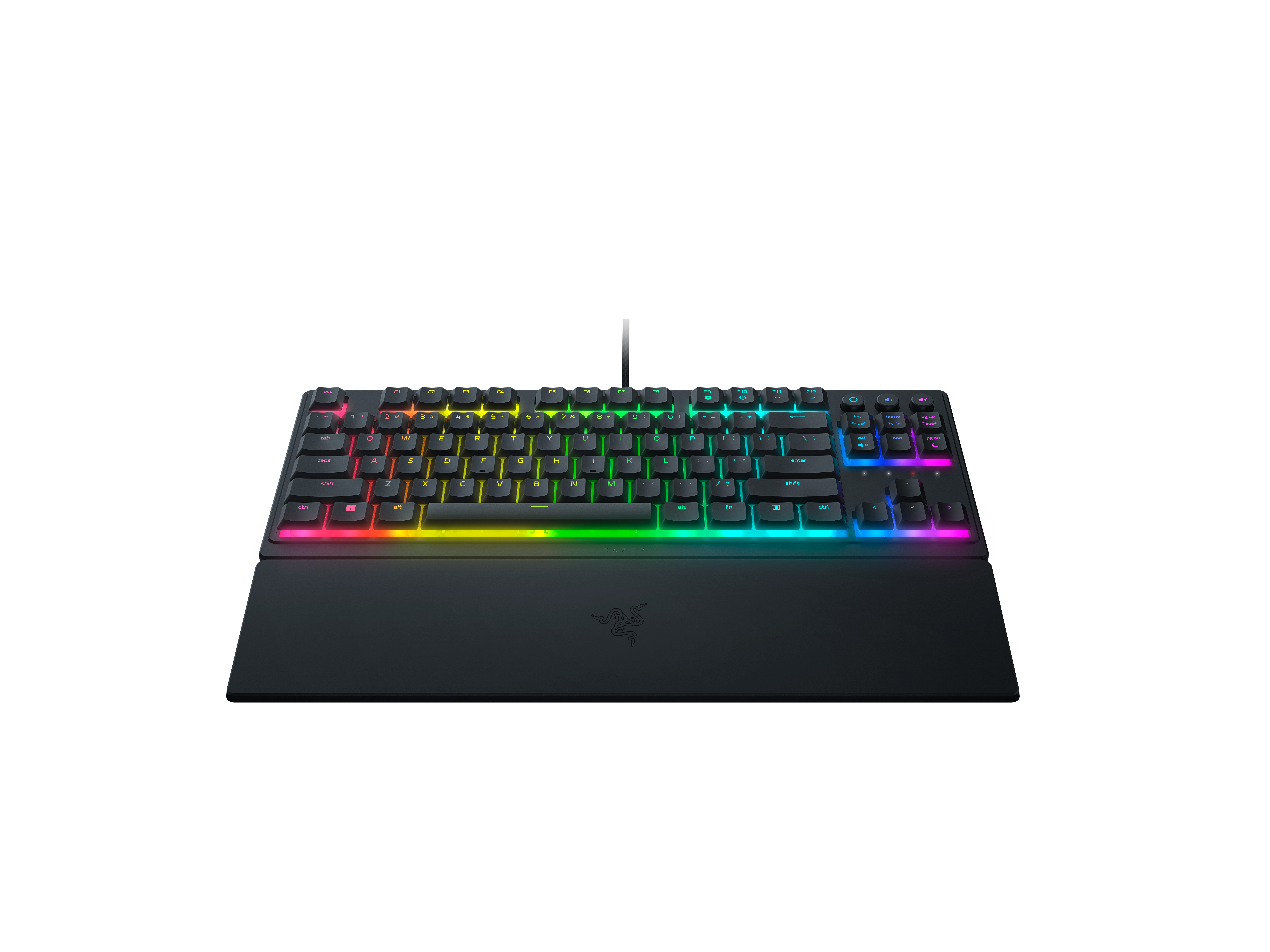 Beyaz zemin üzerinde, gökkuşağı aydınlatmalı siyah Razer klavye.