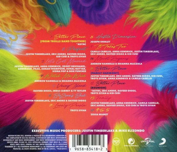 Trolls Band Together CD-Rückseite. Bunt, textreich mit Musiktitel-Listen und Credits.