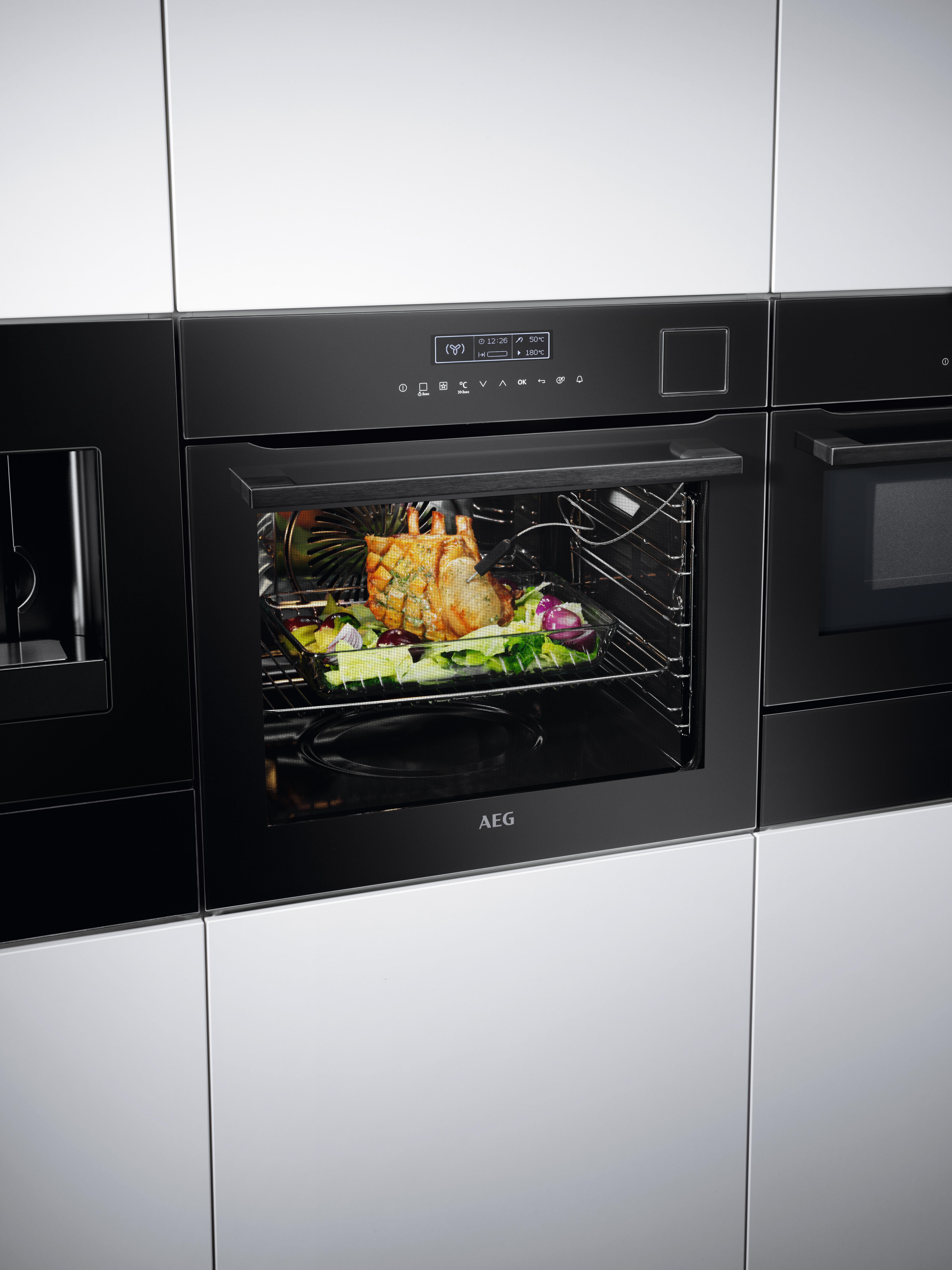 AEG BCO79222V1, Einbaubackofen (Einbaugerät, 70 l, 595 mm breit), Serie 9000 mit Sous Vide, Dampfgarfunktion