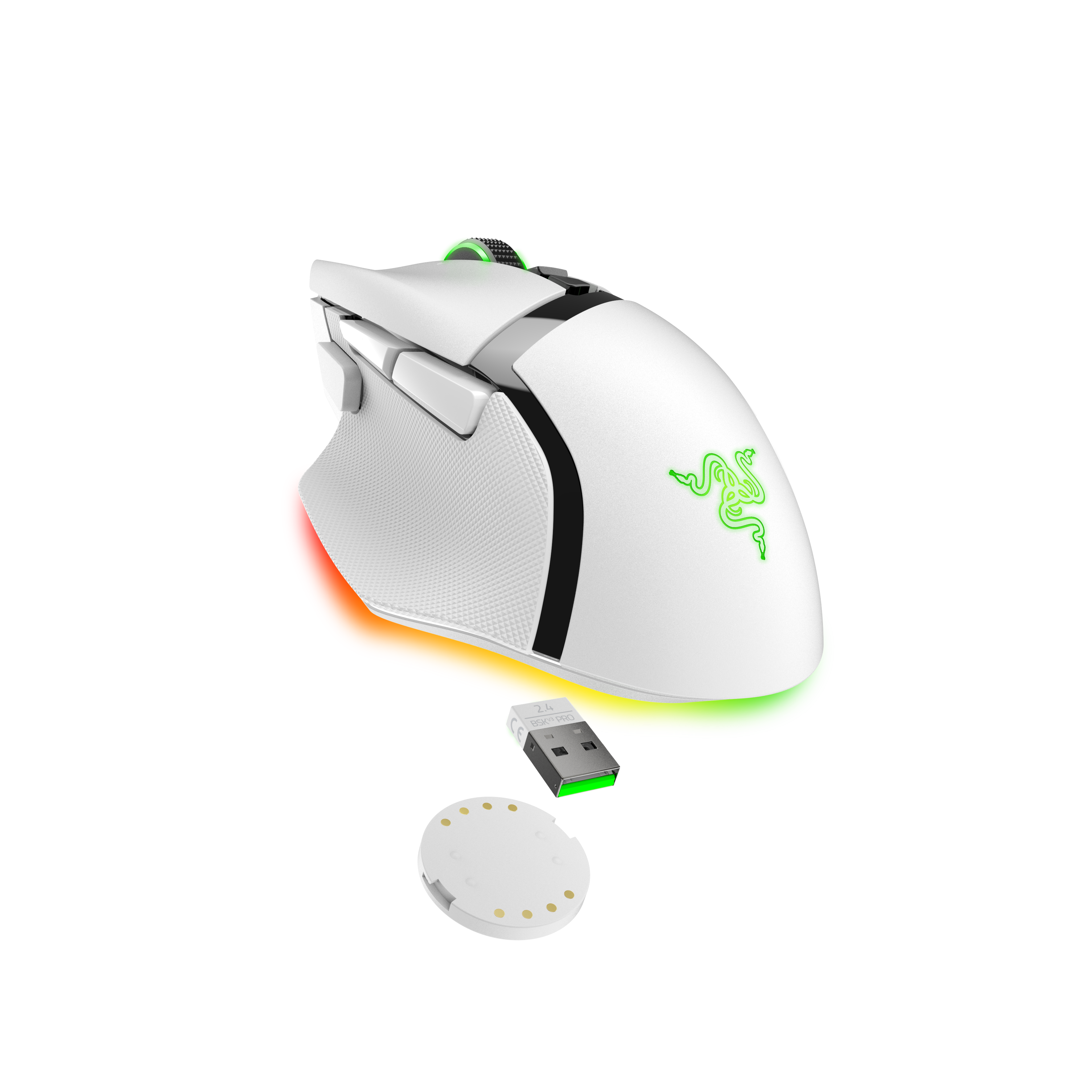 RGB aydınlatmalı, USB alıcılı ve şarj tabanlı beyaz oyun faresi.