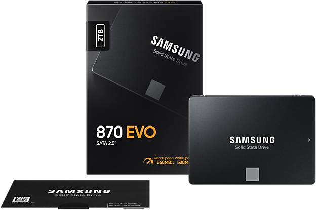 Samsung 870 EVO SSD doboz és meghajtó fekete háttéren.