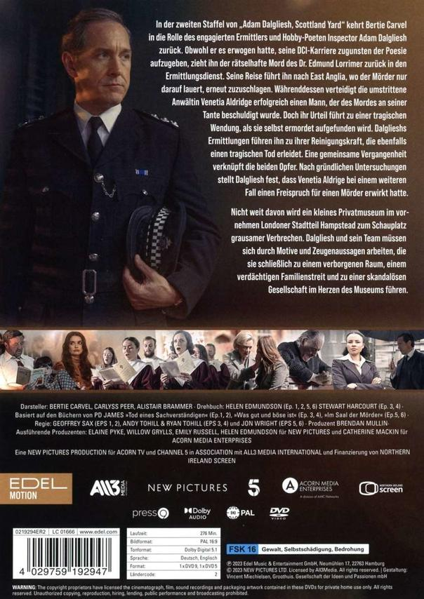 DVD-Cover. Ein Mann in Uniform. Text auf der Rückseite. Schwarzer Hintergrund.
