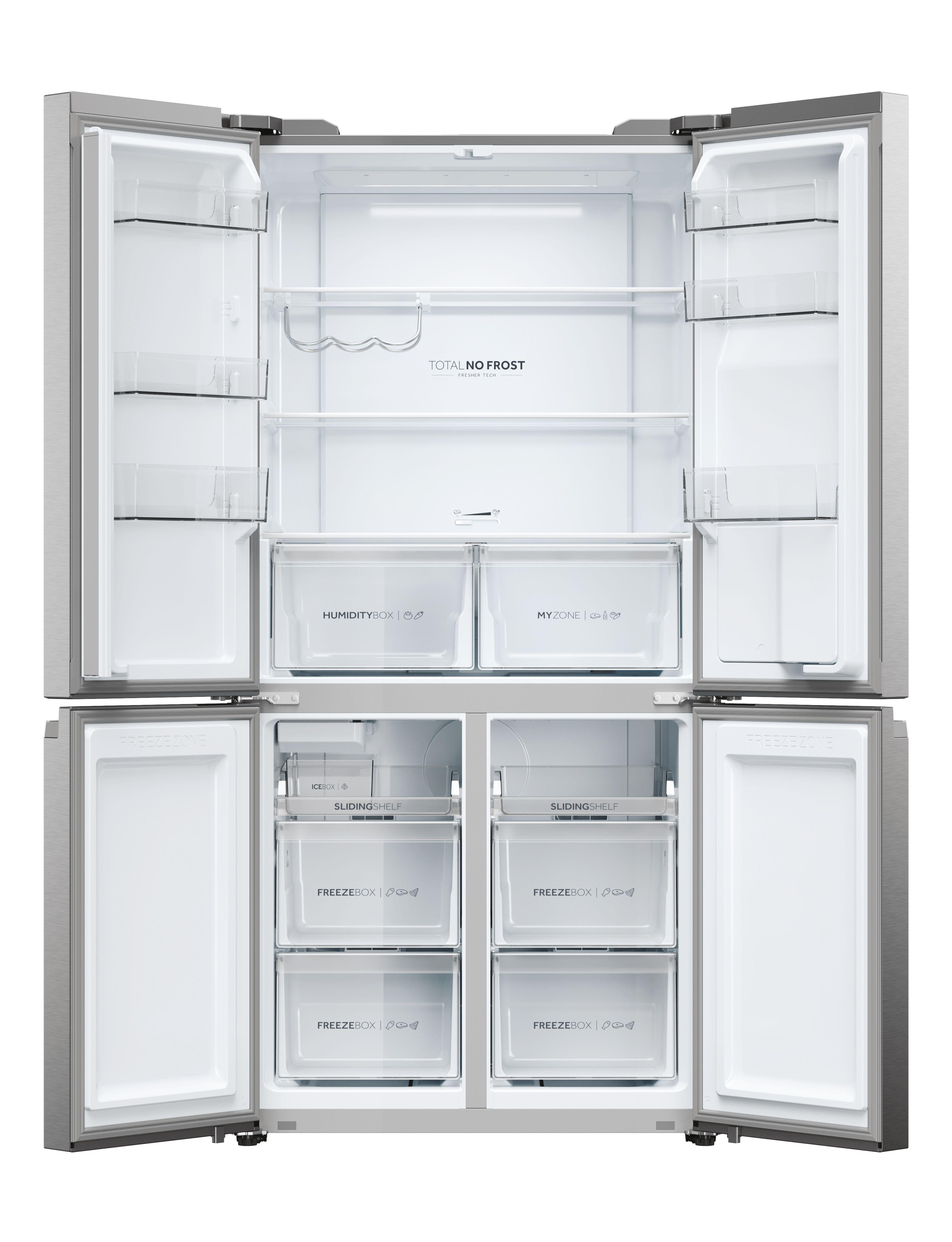 Offener Kühlschrank aus Edelstahl mit transparenten Regalen und Schubladen.