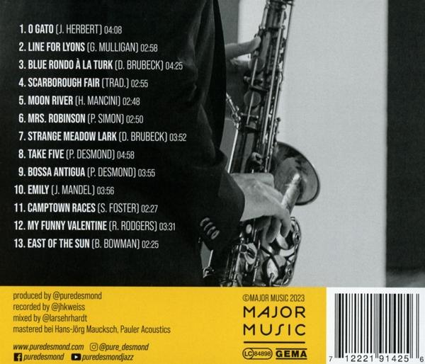 Rückseite einer CD mit Titeln und Credits, mit einem Saxophon.