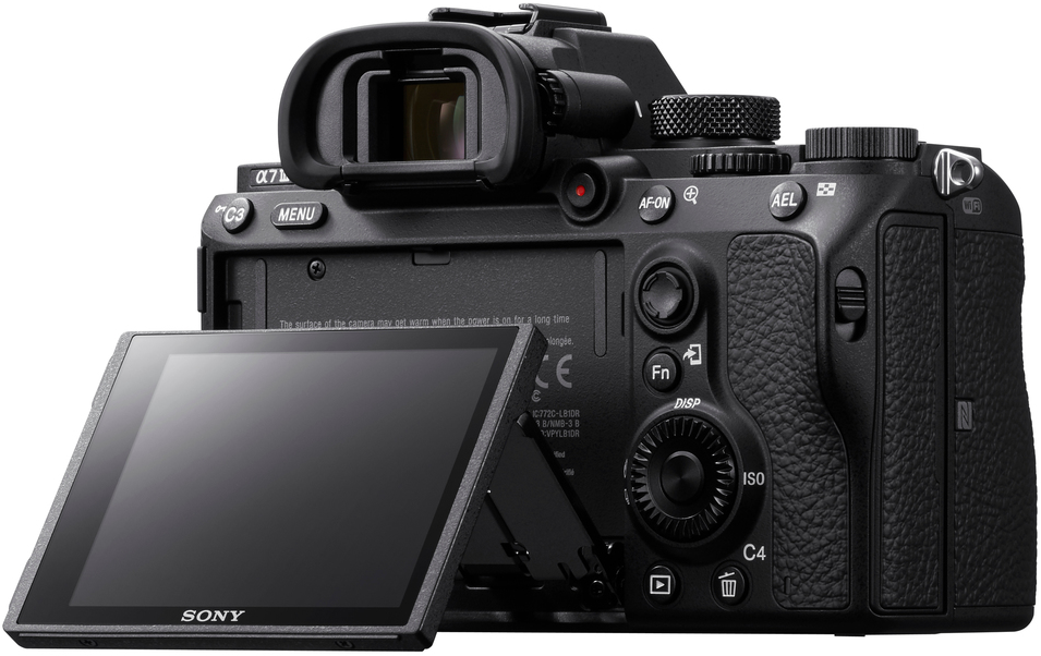 Un appareil photo Sony noir avec l'écran ouvert. L'appareil photo a divers boutons.