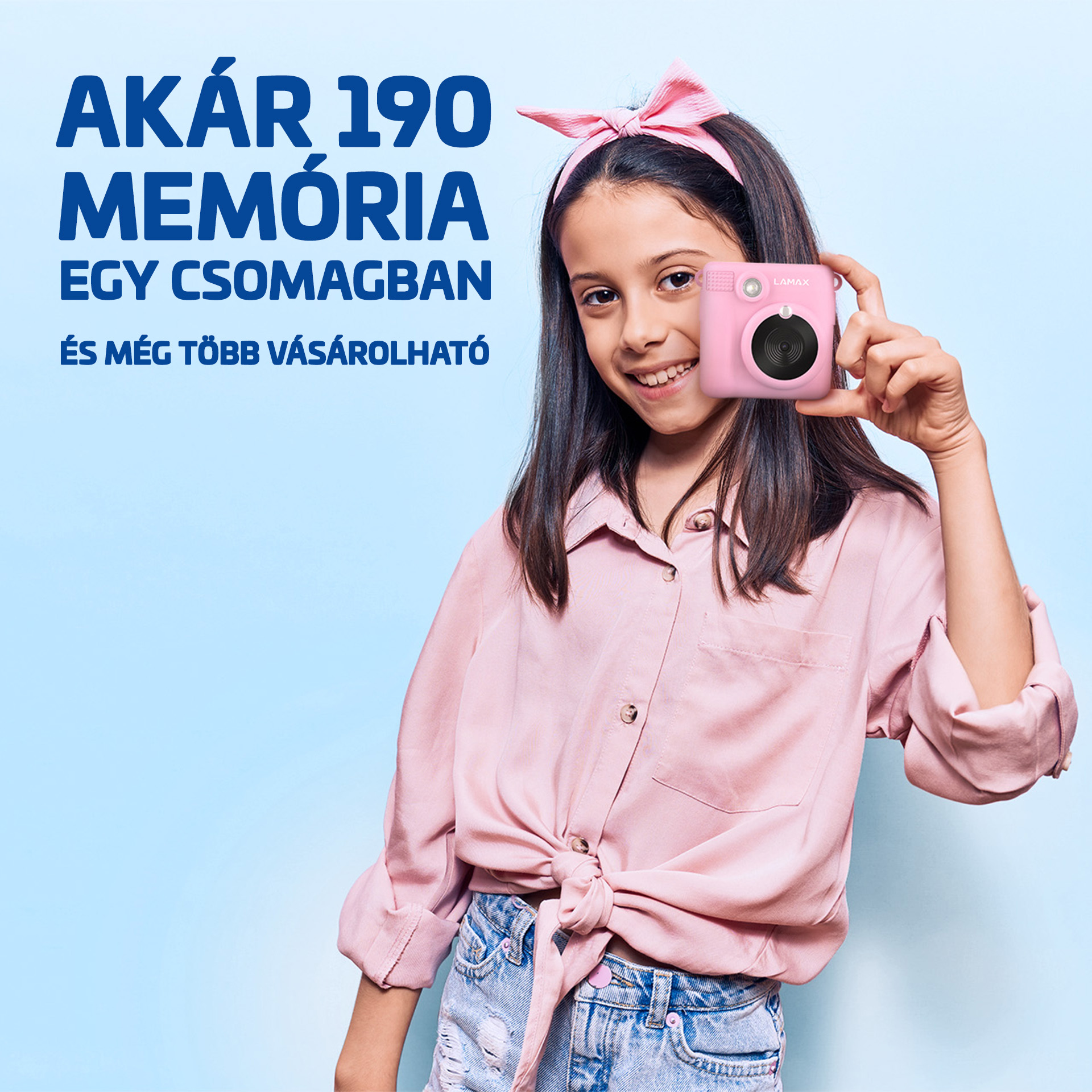 Egy lány egy rózsaszín Lamax kamerát tart. A szöveg: 'AKAR 190 MEMÓRIA...'.