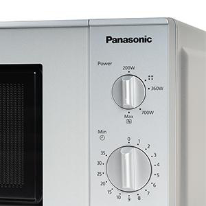 Bedienfeld der Panasonic-Mikrowelle mit Leistungs- und Timer-Drehreglern.