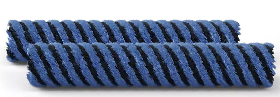 Dwa cylindryczne wałki szczotkowe z niebieskim i czarnym włosiem na białej powierzchni.