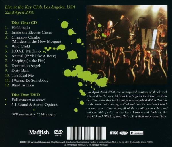 Rückseite eines CD-Covers mit Text, einem Live-Konzertbild und Bandmitgliedern.