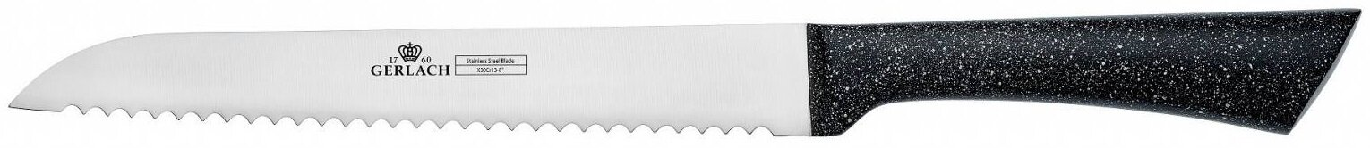 Nóż do chleba z ząbkowanym ostrzem i czarnym nakrapianym uchwytem na białym tle.