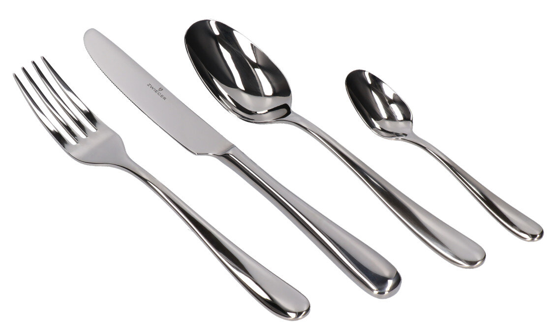 Zestaw sztućców na białym tle. Zawiera widelec, nóż, łyżkę i mniejszą łyżeczkę.