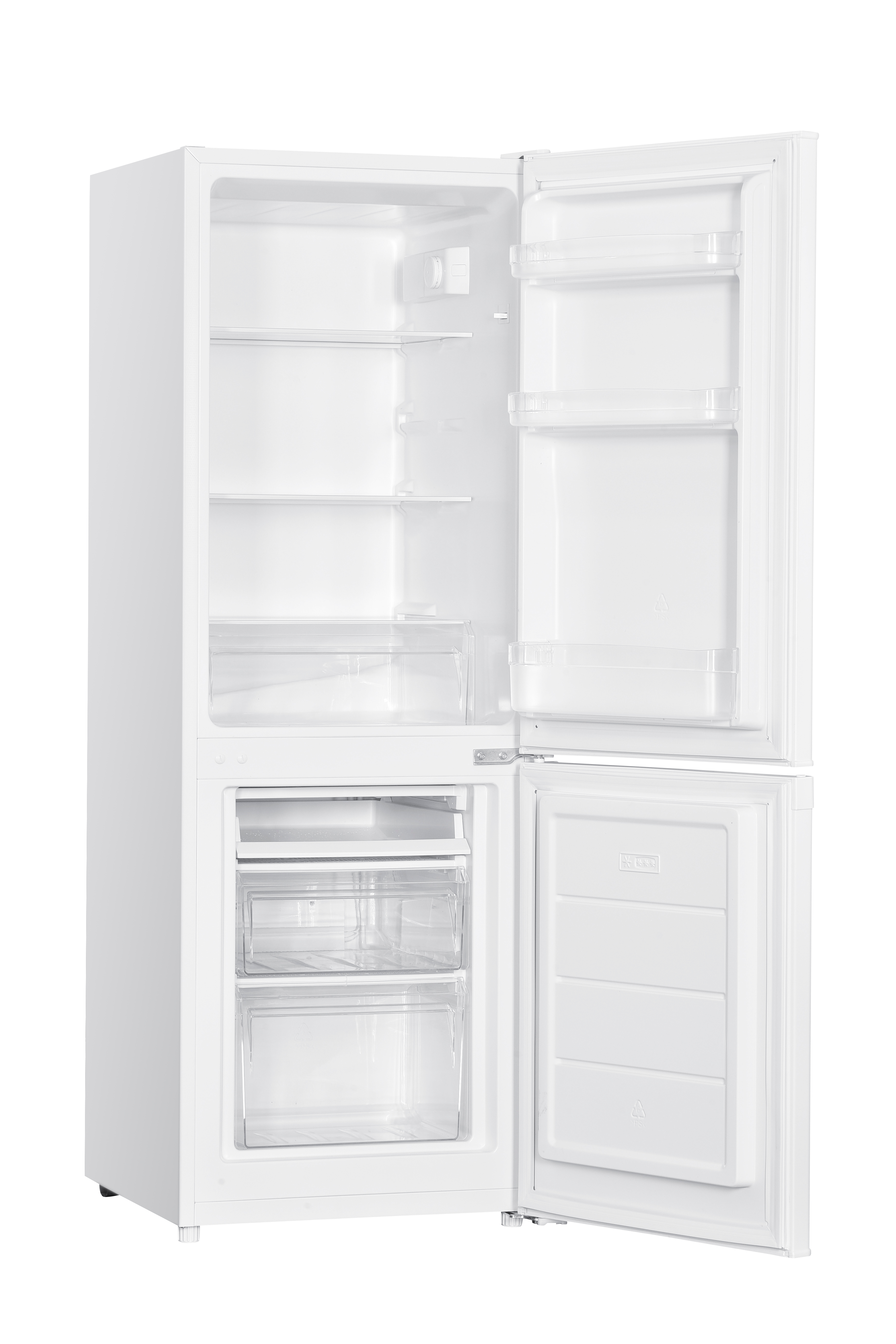 Weißer Kühlschrank mit geöffneten Türen, zeigt Regale, Schubladen und Inhalt. Isoliert auf weißem Hintergrund.
