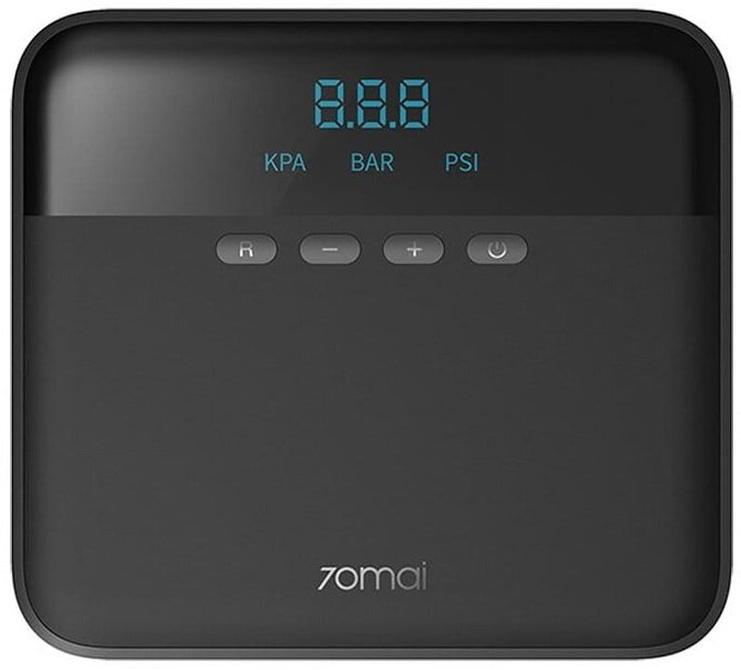 Czarna, kwadratowa pompka powietrza z cyfrowym wyświetlaczem i przyciskami.