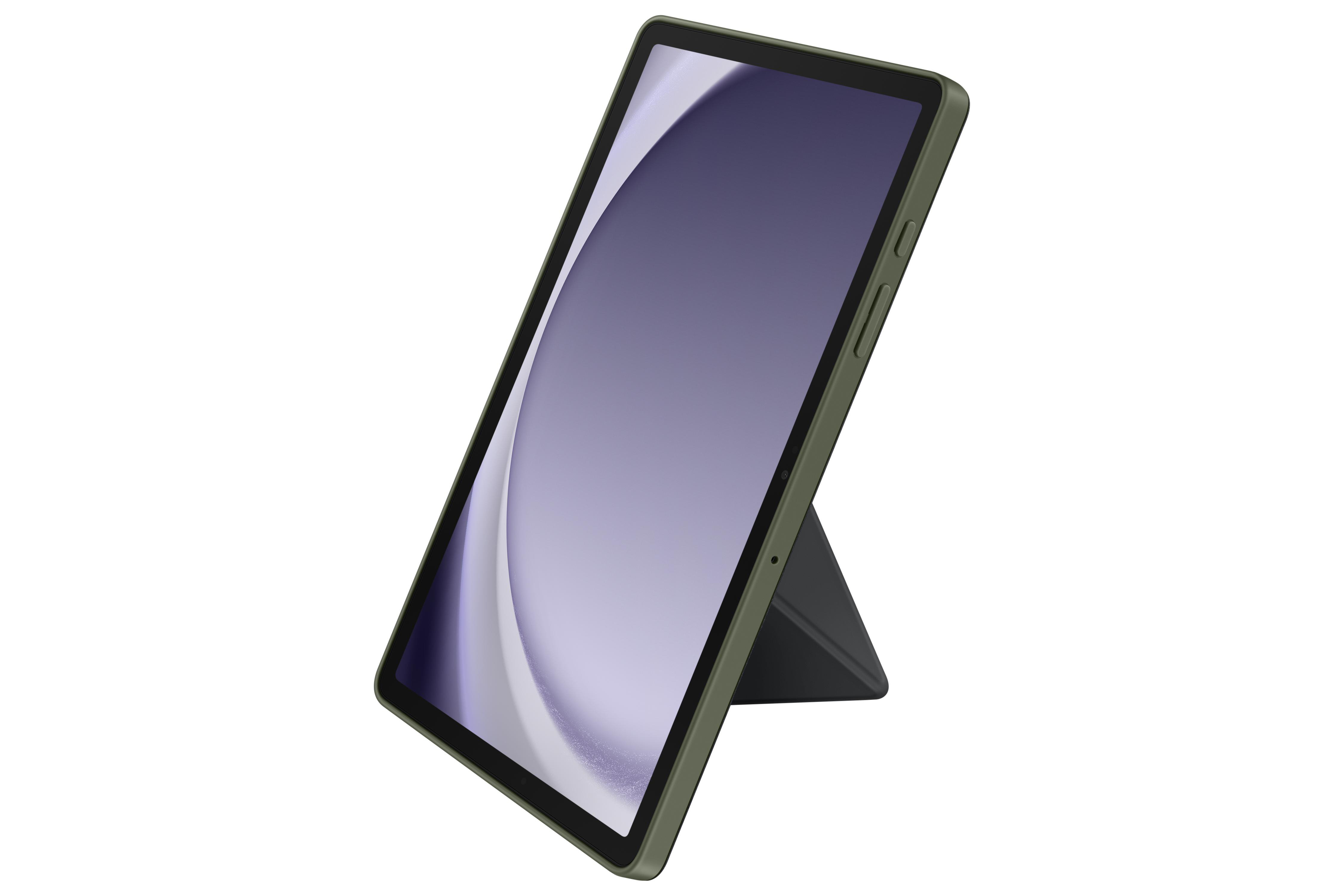 Tablet in olivgrüner Hülle, abgewinkelt mit Ständer. Weißer Hintergrund.