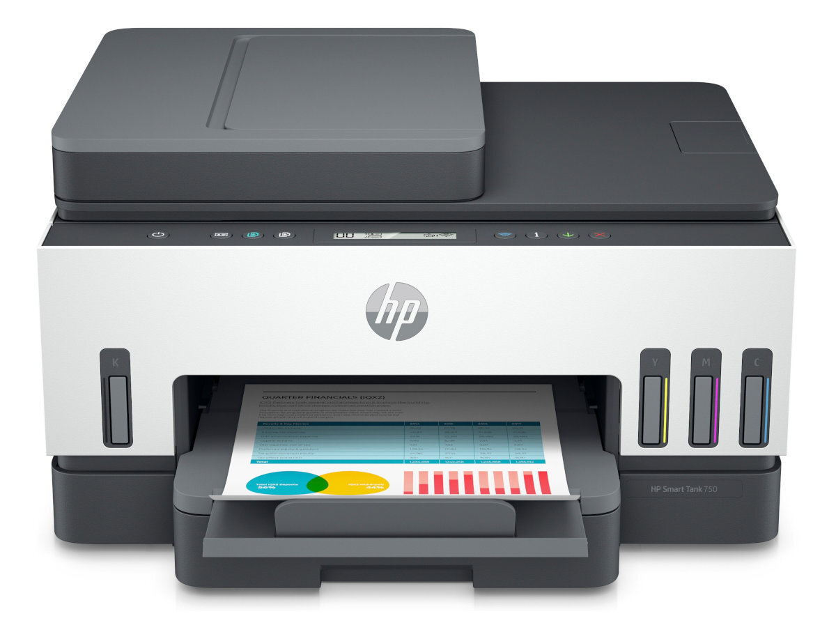 Biało-szara drukarka HP Smart Tank 750 z wydrukowanym dokumentem w tacy.