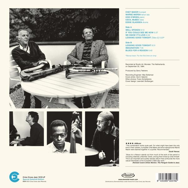 Fekete-fehér albumborító jazz-zenésszel, hangszerekkel az asztalon, dallistával és kreditekkel.