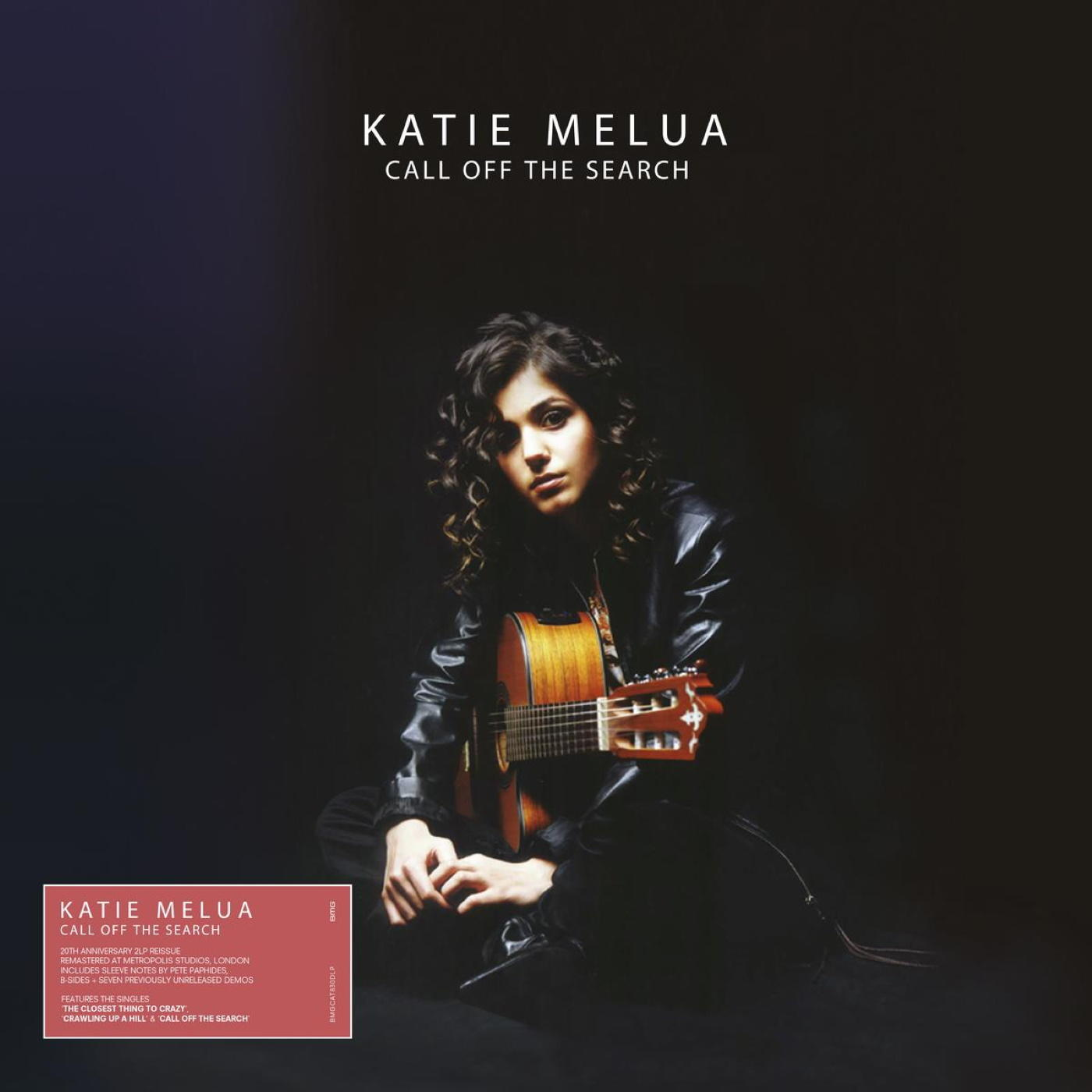 Album borító: Katie Melua, Call Off The Search. Melua gitárt tart, sötét háttérrel.