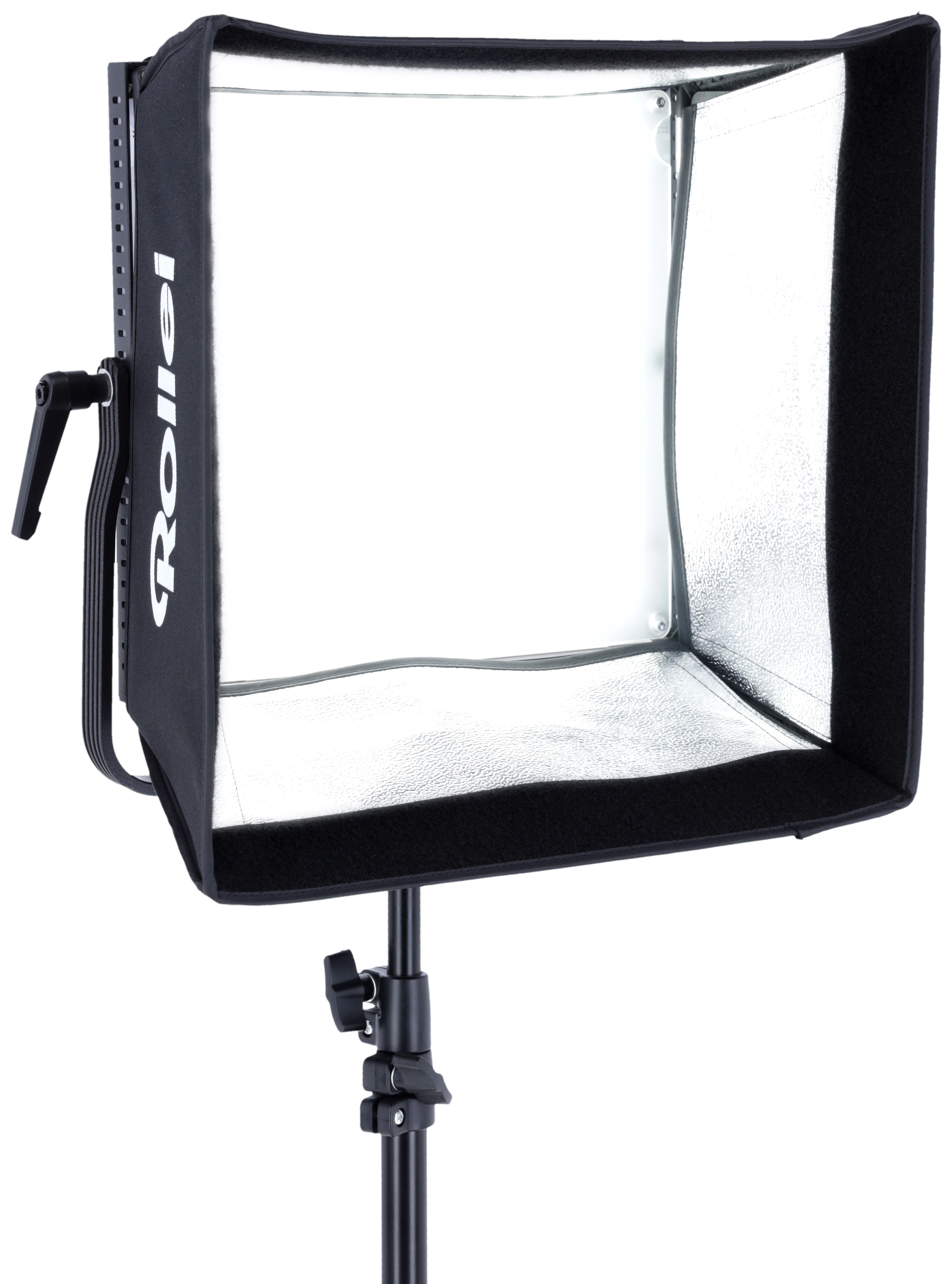 Ein rechteckiger Softbox-Lichtmodifikator auf einem Stativ, von vorne gesehen.