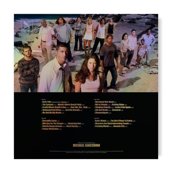 Die Rückseite eines CD-Covers mit einer Gruppe von Leuten am Strand. Text auf dem Cover listet die Songs auf.