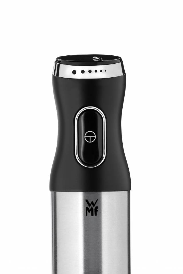 Fekete-ezüst kézi mixer, a tetején gombok vannak, és a WMF logó látható.