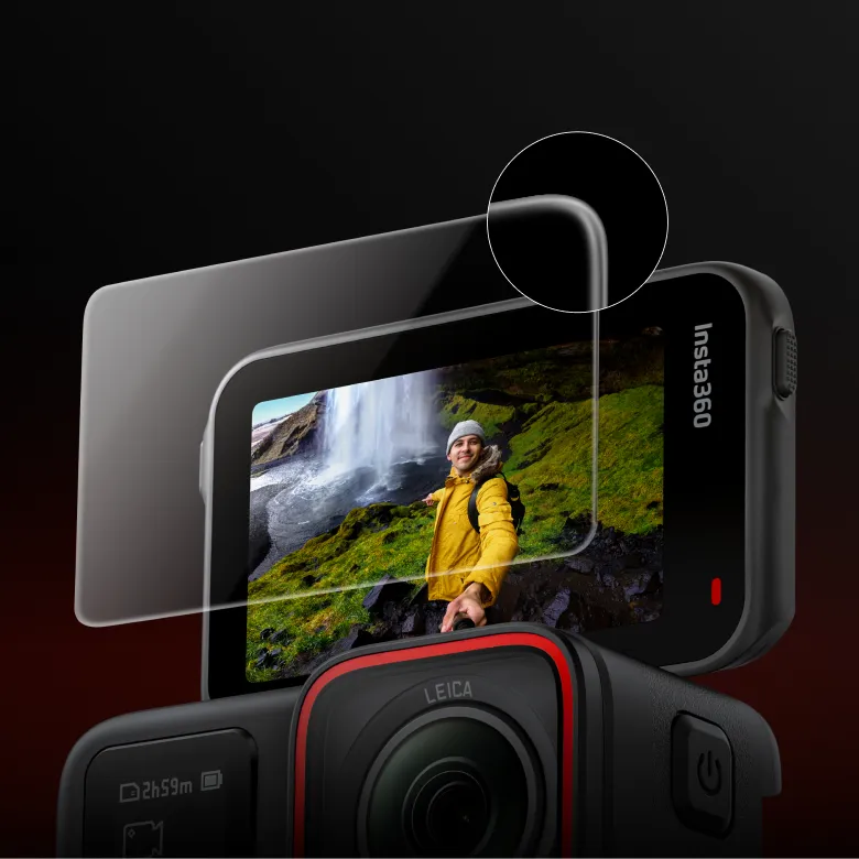 Eine Insta360-Kamera zeigt eine Person in gelber Jacke vor einem Wasserfall. Ein Schutzbildschirm ist darüber.