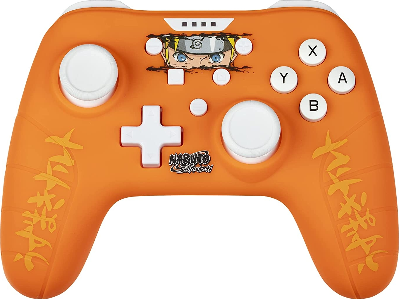 Une manette orange avec des graphismes Naruto et des boutons, avec du texte japonais sur les côtés.