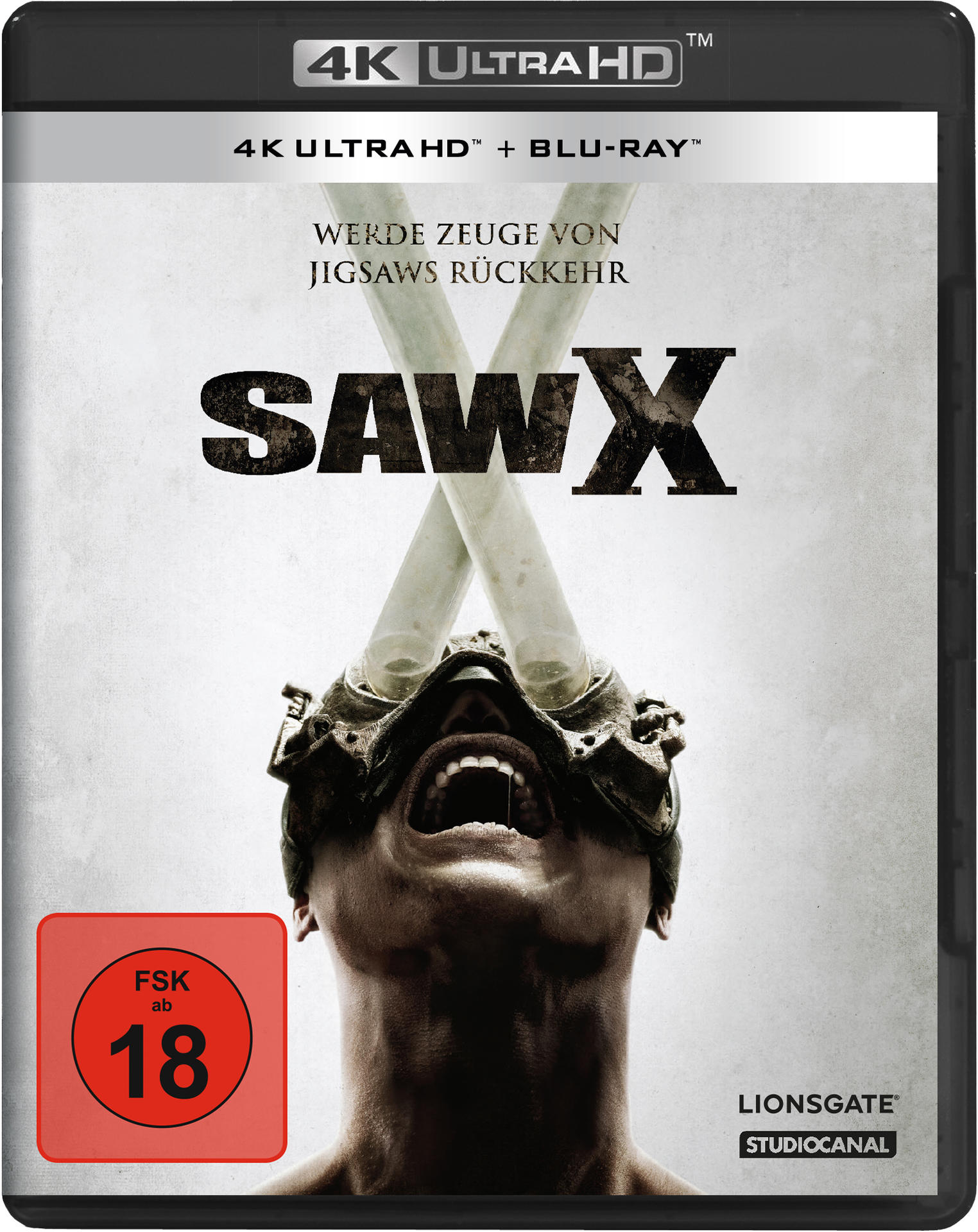 Filmcover, Saw X. Ein Gesicht mit Maske und Röhren. Der Titel lautet Saw X.