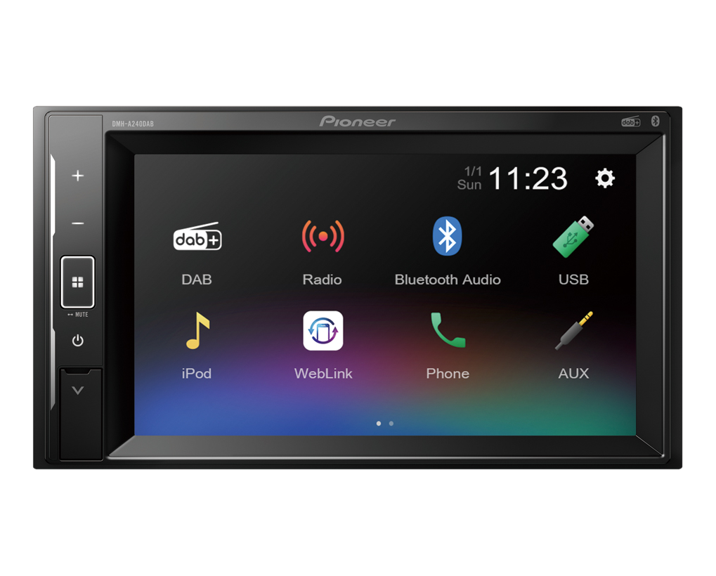 Écran de l'autoradio affichant les icônes DAB, Radio, Bluetooth, USB, iPod, Weblink, Téléphone, AUX.