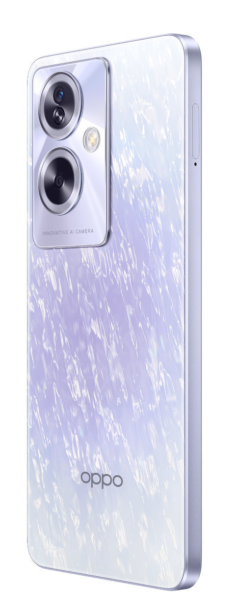Srebrny telefon Oppo z obiektywami aparatu, logo i odblaskowym tyłem. Widok z boku z przyciskiem zasilania.