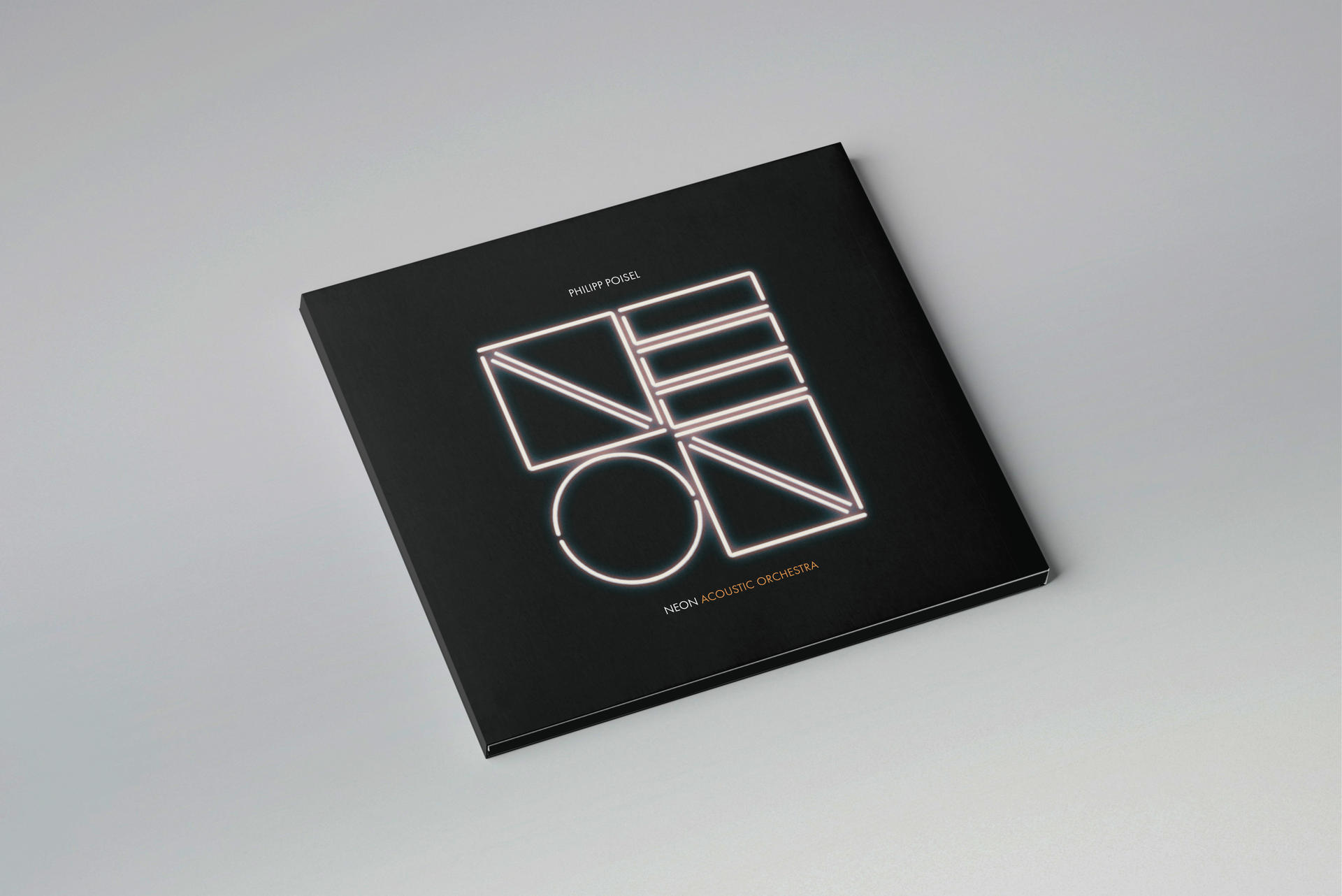 Schwarzes Albumcover mit Neon-Geometrie-Design und Text. 'Neon Acoustic Orchestra' steht geschrieben.