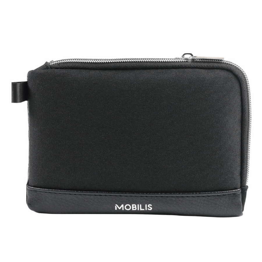 Cartera negra con cremallera y la marca MOBILIS en la parte inferior.