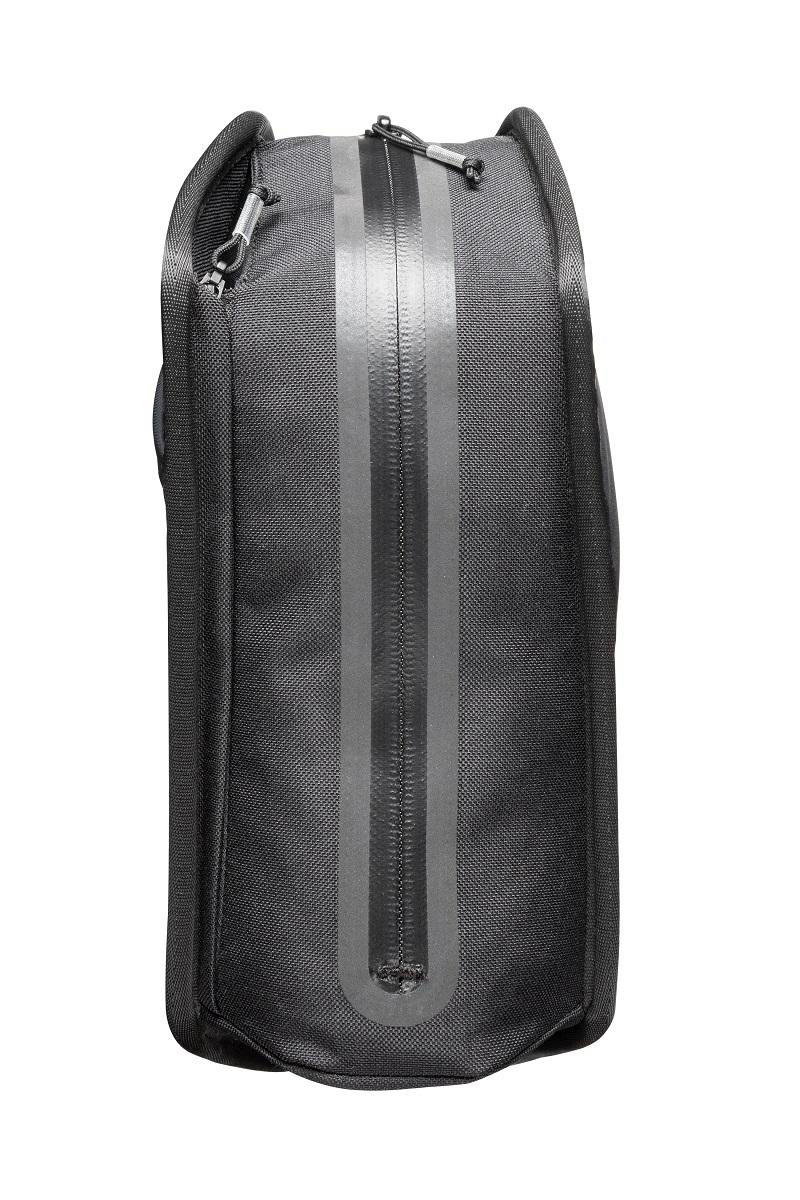 Schwarze und graue Laptoptasche. Vertikale Streifen in der Mitte.