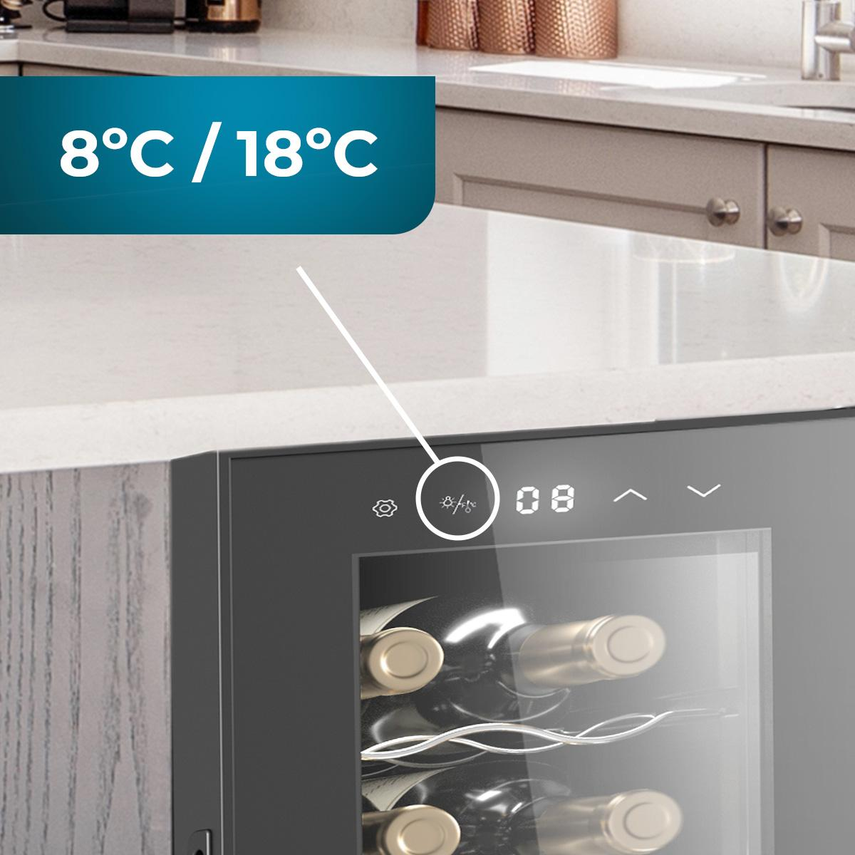 Una vinoteca muestra la temperatura como 8°C / 18°C. La vinoteca es negra y tiene botellas dentro.