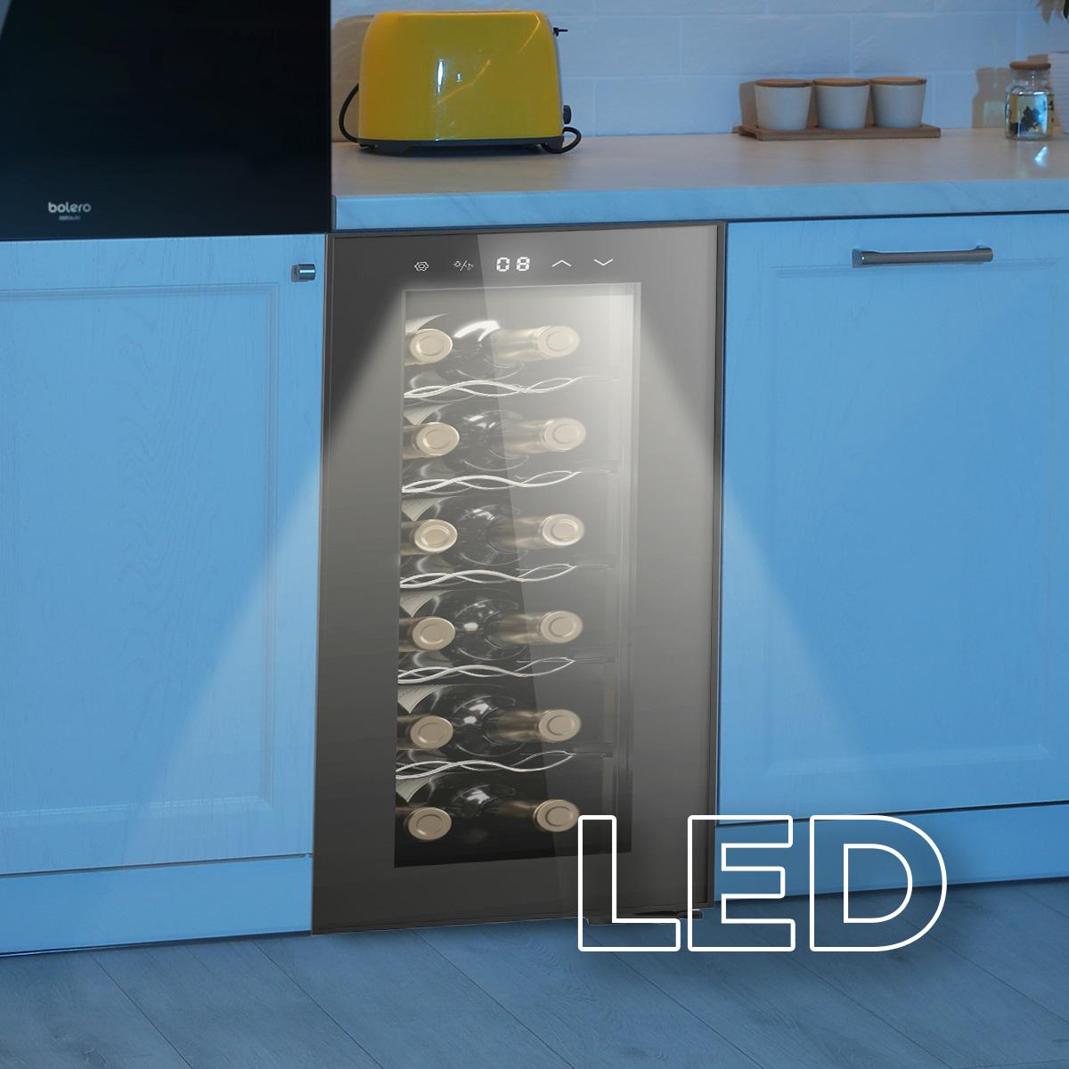 Enfriador de vino integrado en un mueble de cocina, con botellas visibles. La luz LED brilla.